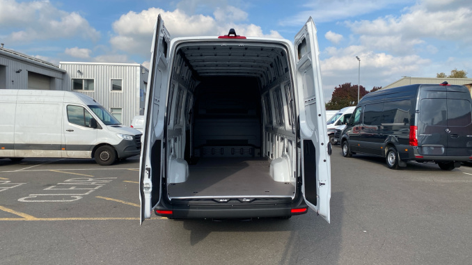 Mercedes-Benz Sprinter 315Cdi L3 Diesel Rwd 3.5t H2 Select Van - Image 13